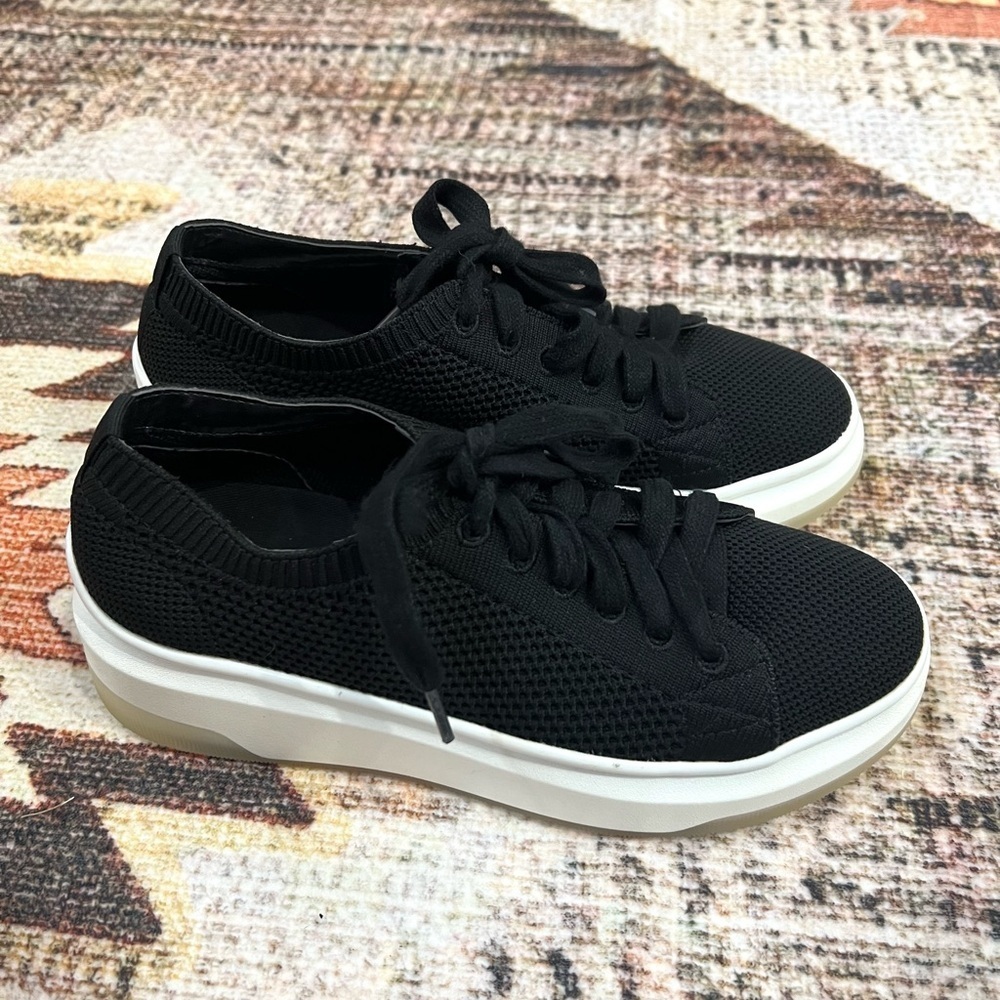 Steve Madden Woman’s Savage Black Platform Lace Up Sneakers Size 6.5